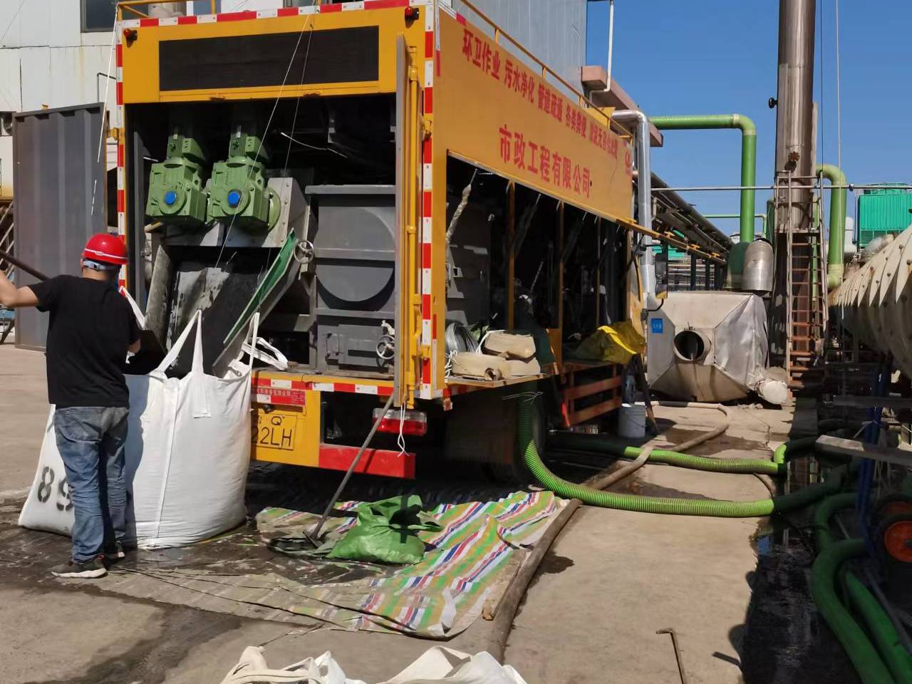 温宿淤泥压干处理